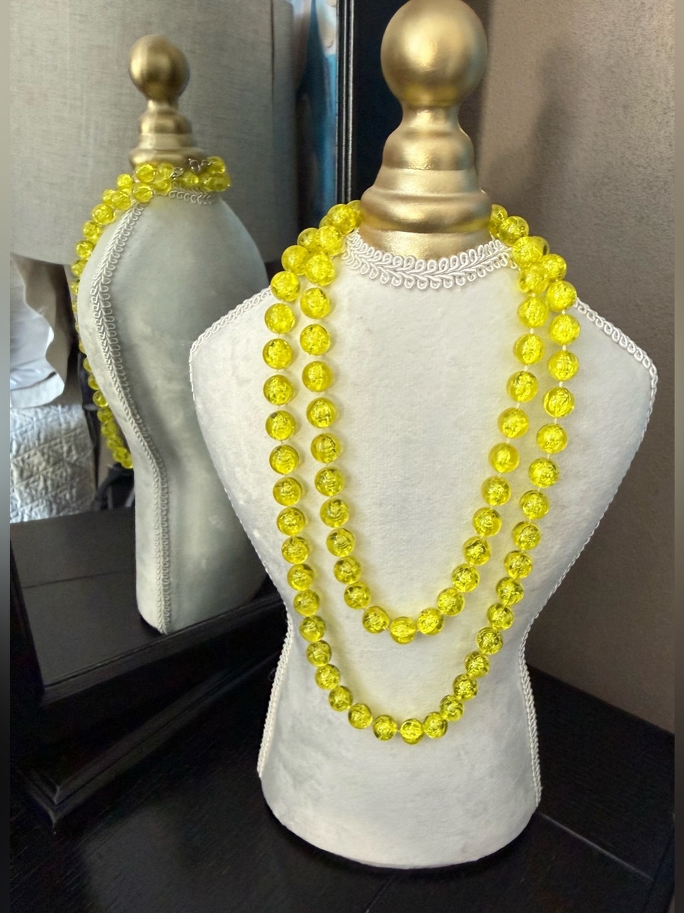 VTG Sarah Coventry Yellow “Krackle” Beaded Necklace